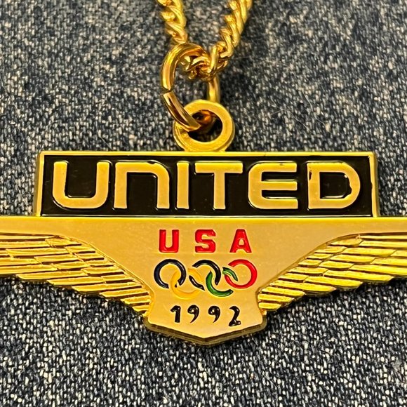 United Airlines Wings Logo Necklace ~ 1992 Olympic Sponsor Commemorative - Picture 2 of 3